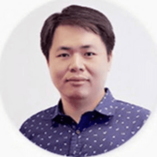 Portrait of Vincent, Senior Cloud Engineer and DevOps